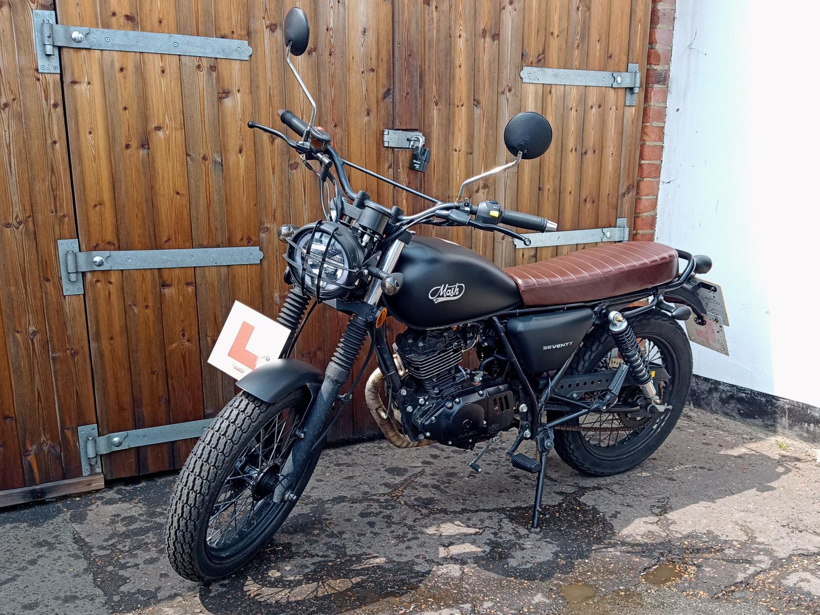 Mash Motorcycles Seventy 125 125 Roadster/Retro Petrol Manual Euro 5 (11 ps)