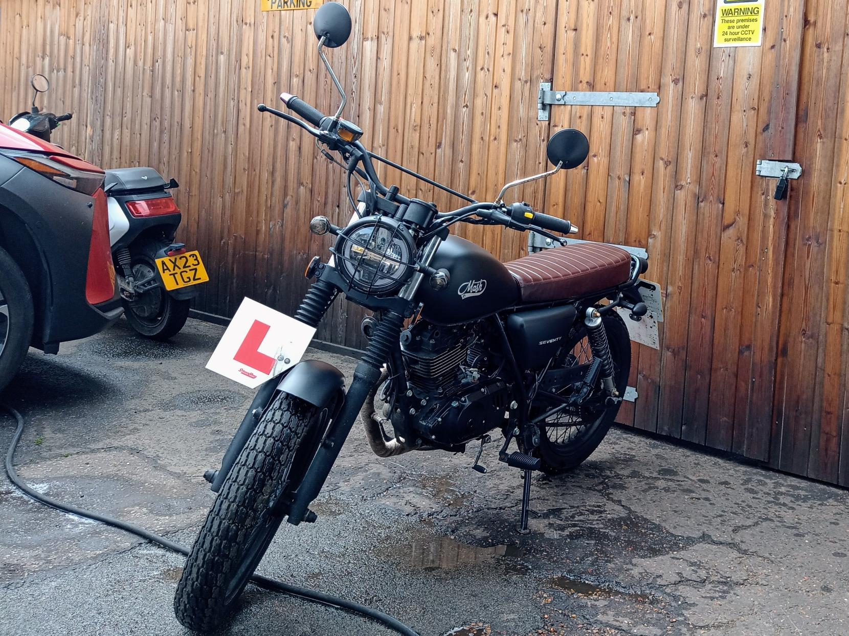Mash Motorcycles Seventy 125 125 Roadster/Retro Petrol Manual Euro 5 (11 ps)