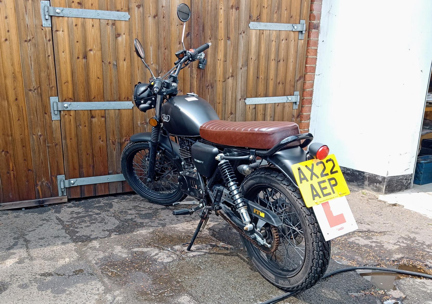 Mash Motorcycles Seventy 125 125 Roadster/Retro Petrol Manual Euro 5 (11 ps)