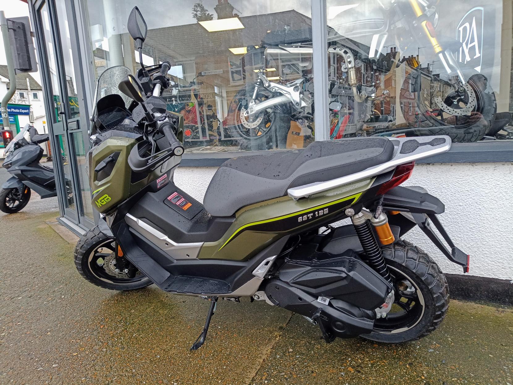 MGB SST 125 125 Scooter (2025 - )