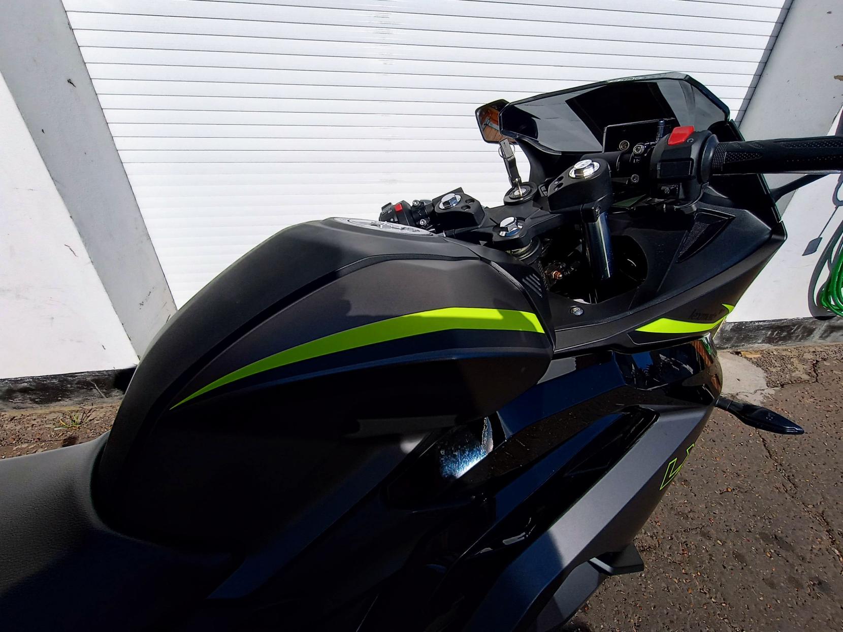 Lexmoto LXS 125 125 Super Sports Petrol Manual Euro 5 (14 ps)