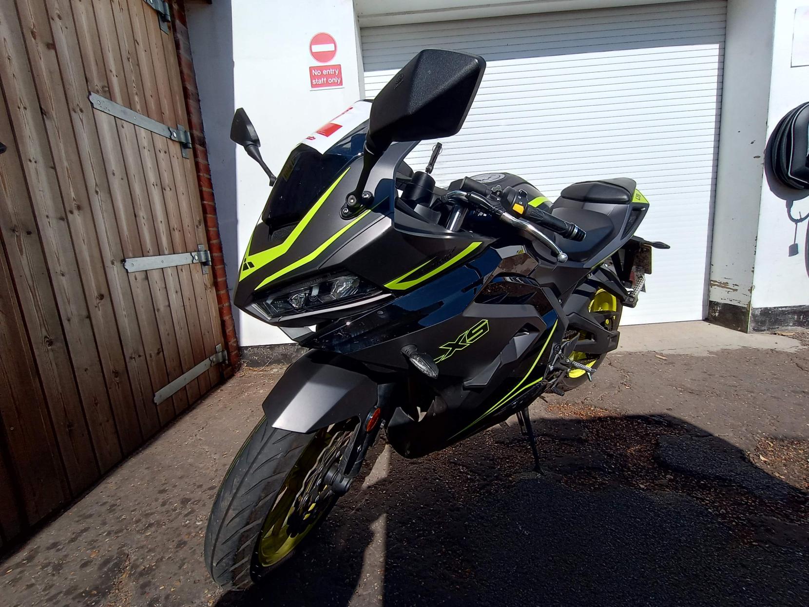 Lexmoto LXS 125 125 Super Sports Petrol Manual Euro 5 (14 ps)