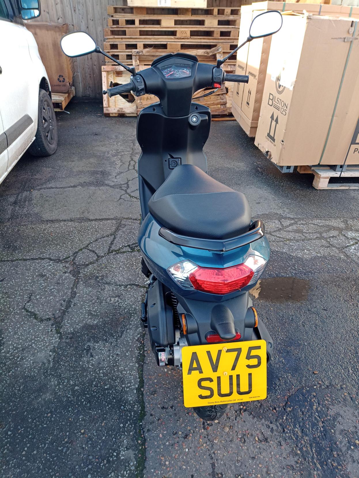 Peugeot Kisbee 50 50 Moped Petrol CVT Euro 5 (3 ps)