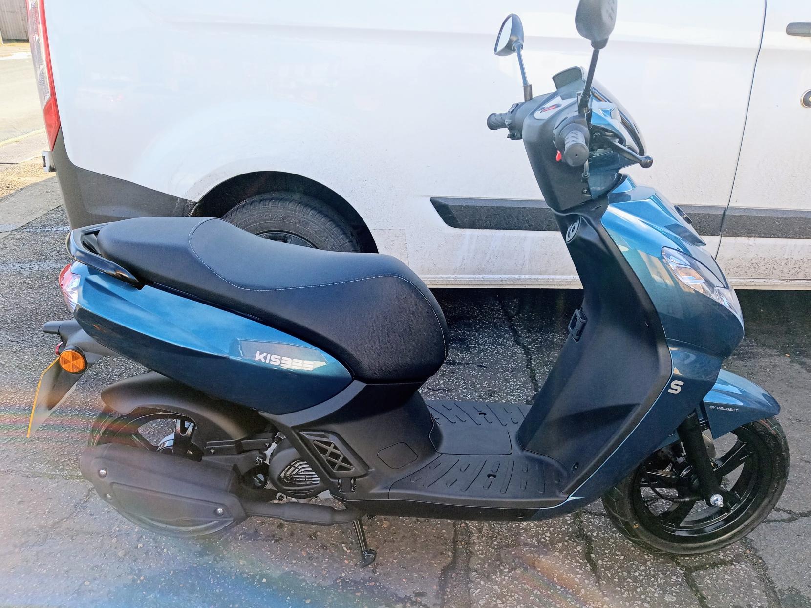 Peugeot Kisbee 50 50 Moped Petrol CVT Euro 5 (3 ps)