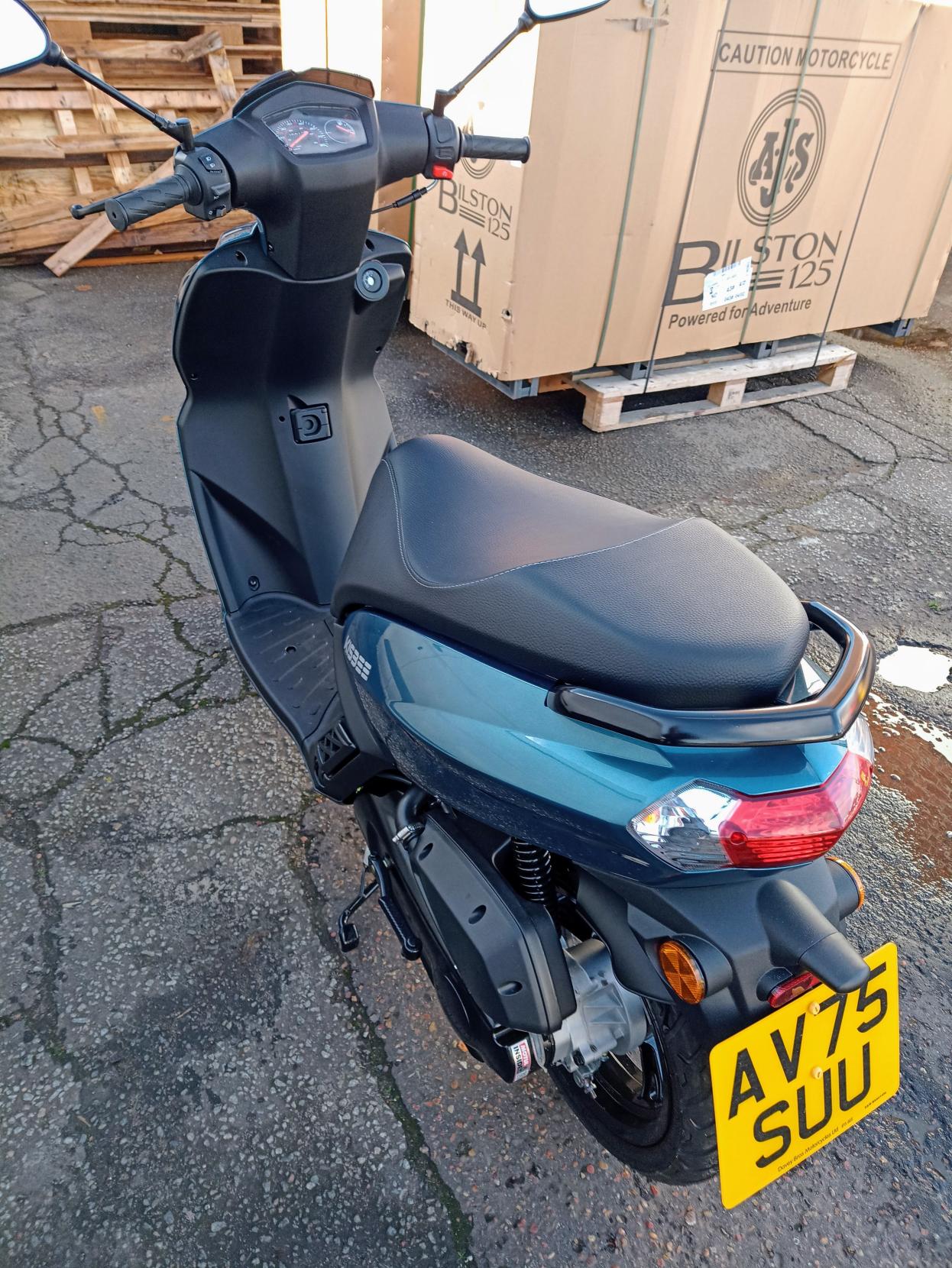 Peugeot Kisbee 50 50 Moped Petrol CVT Euro 5 (3 ps)