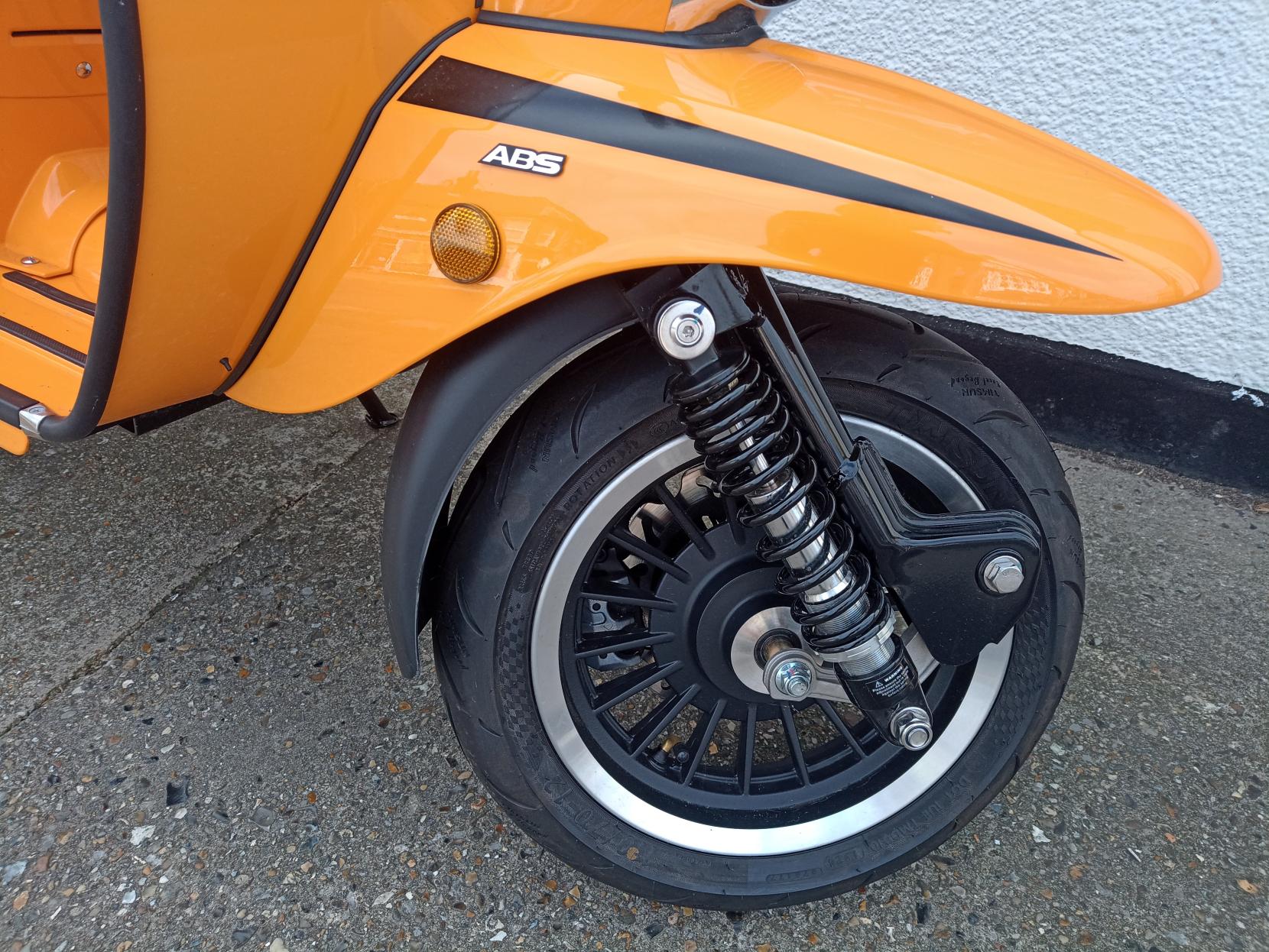 Royal Alloy GT 125 125 Scooter Petrol CVT Euro 5 (9 ps)