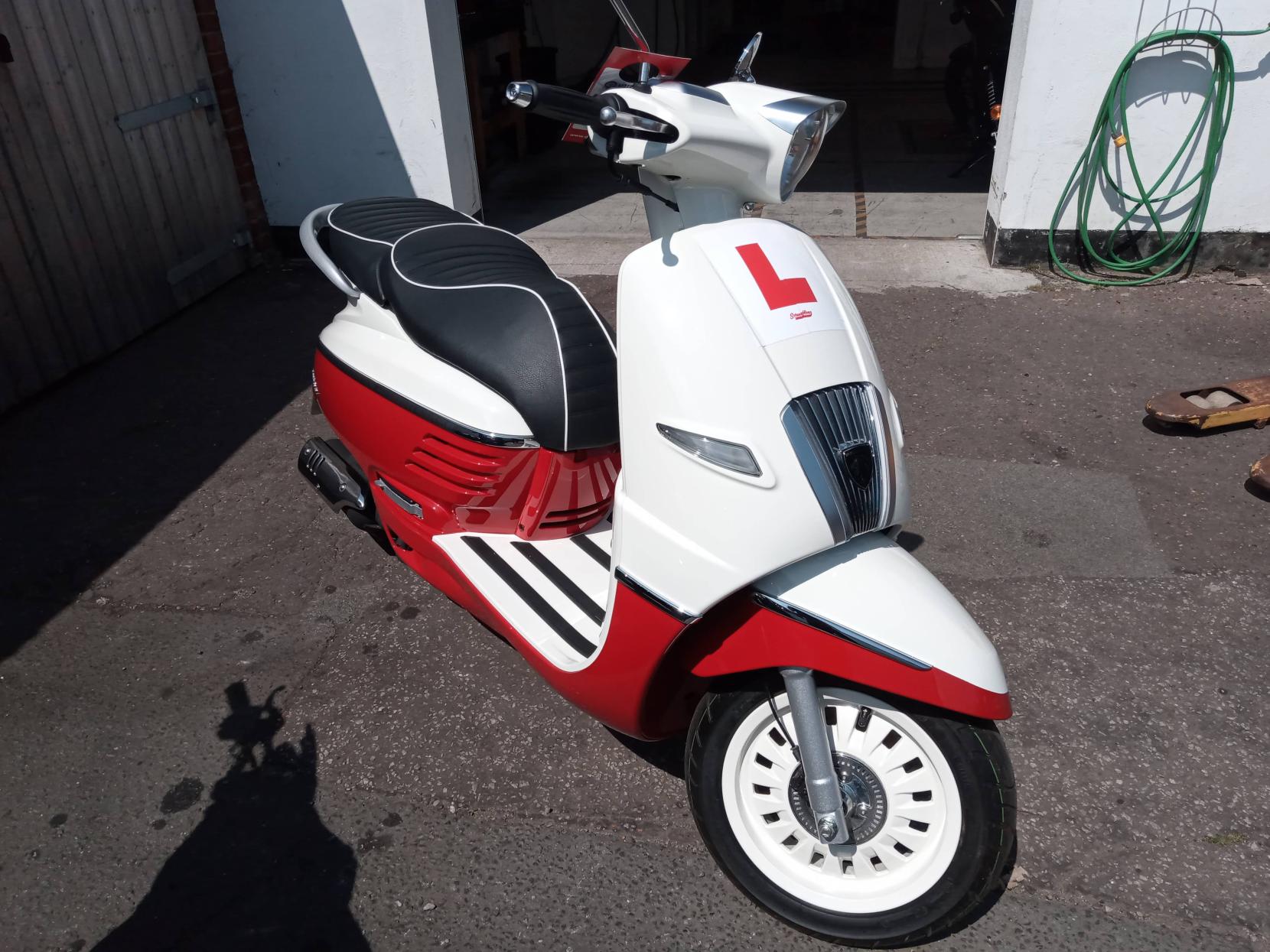 Peugeot Django 125 Evasion ABS Scooter (2014 - )