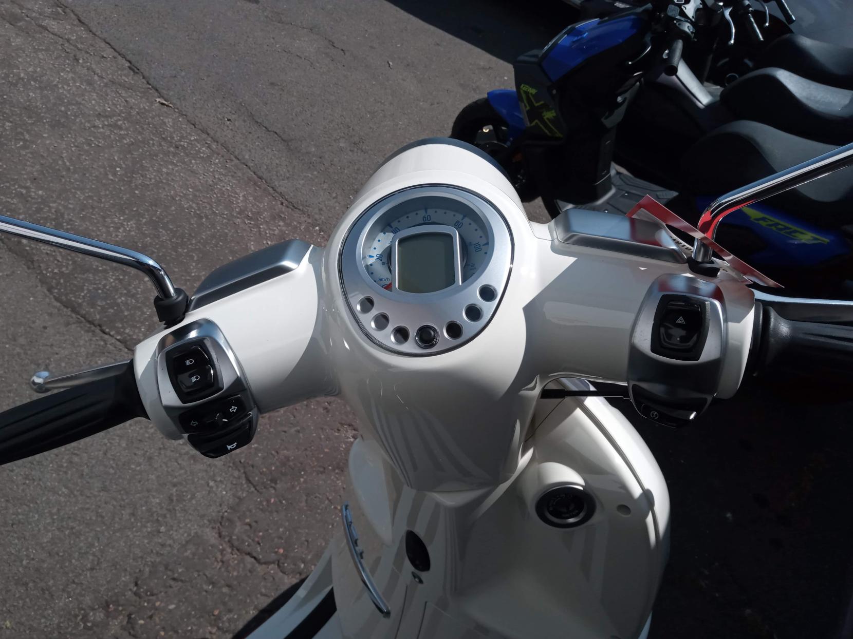 Peugeot Django 125 Evasion ABS Scooter (2014 - )