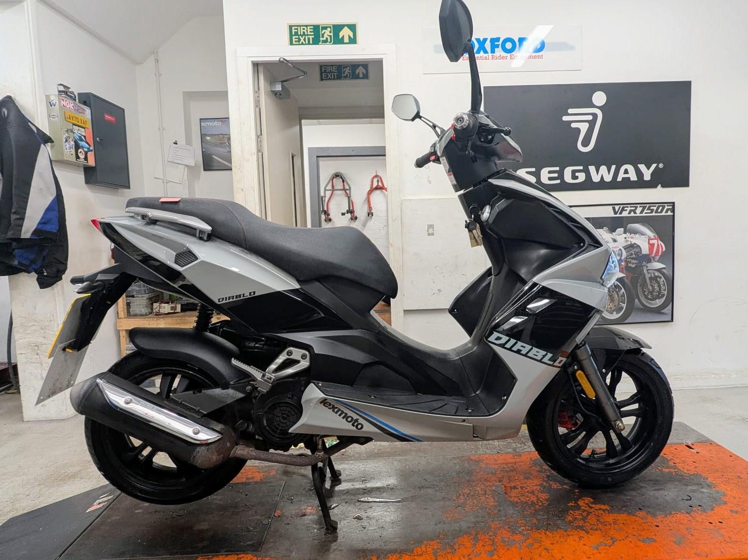 Lexmoto Diablo 125 125 Scooter Petrol CVT Euro 5 (8 ps)
