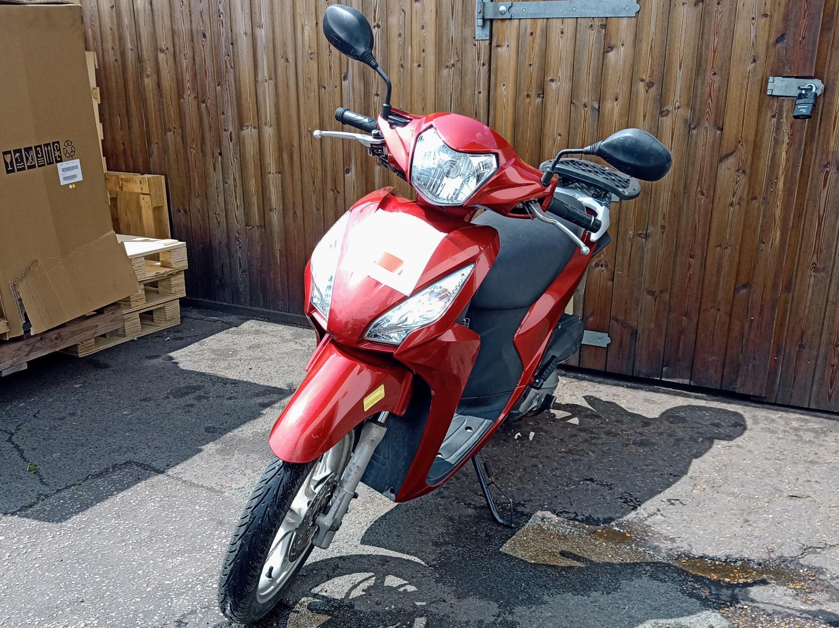 Honda Vision 110 110 Scooter Petrol CVT Euro 4 (10 ps)