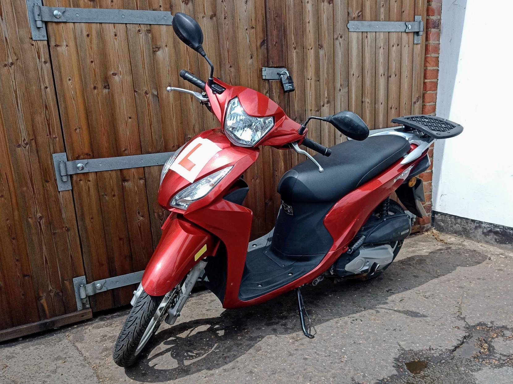Honda Vision 110 110 Scooter Petrol CVT Euro 4 (10 ps)