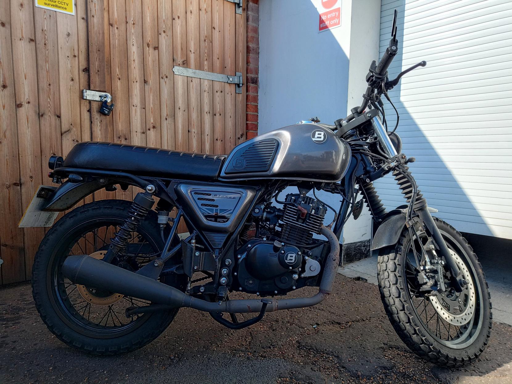 Bluroc Motorcycles Legend 125 125 Roadster/Retro Petrol Manual Euro 5 (11 ps)