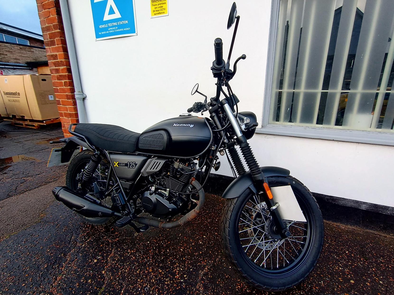Keeway X-Light 125 125 Roadster/Retro Petrol Manual Euro 5 (11 ps)