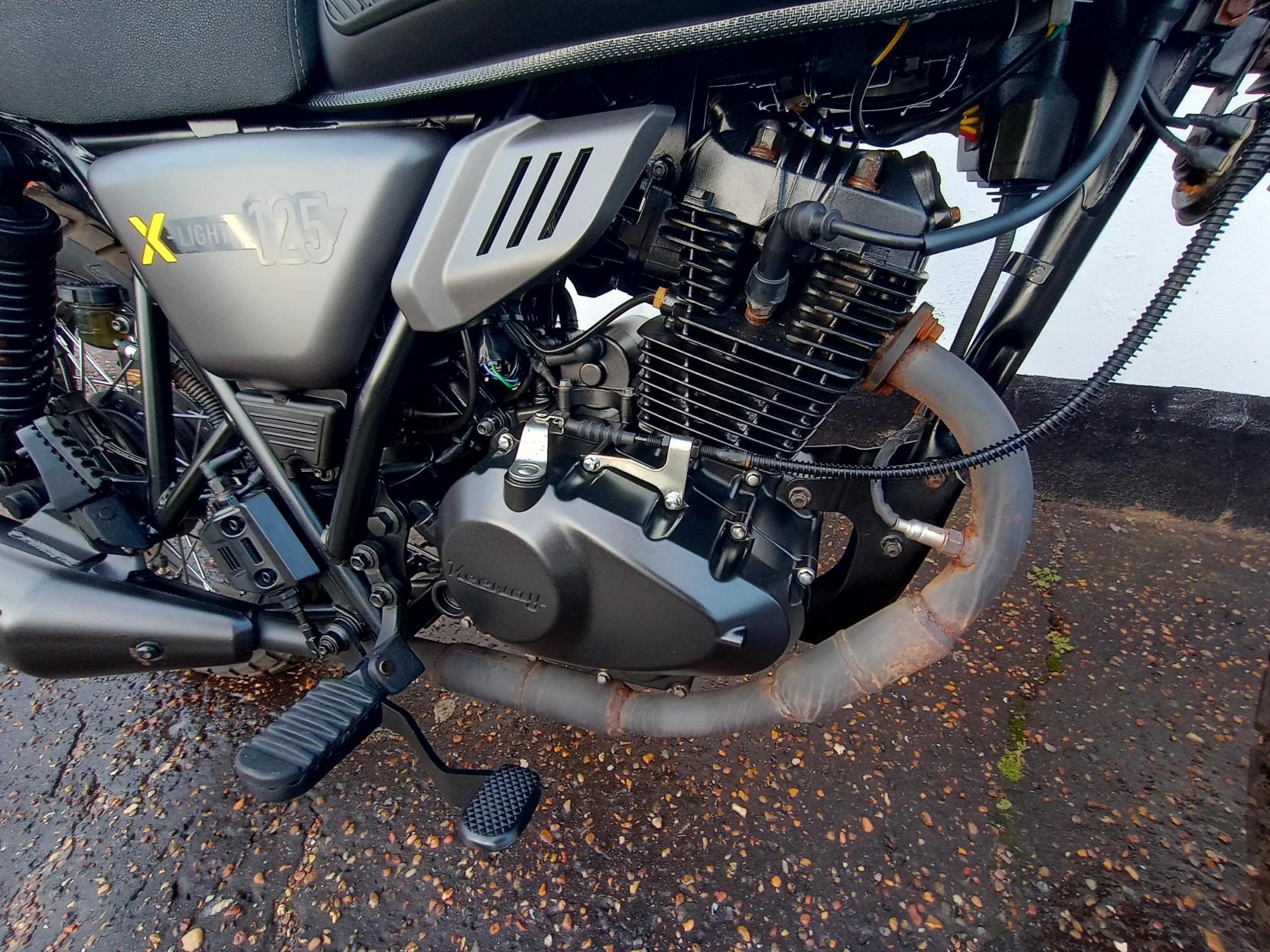 Keeway X-Light 125 125 Roadster/Retro Petrol Manual Euro 5 (11 ps)