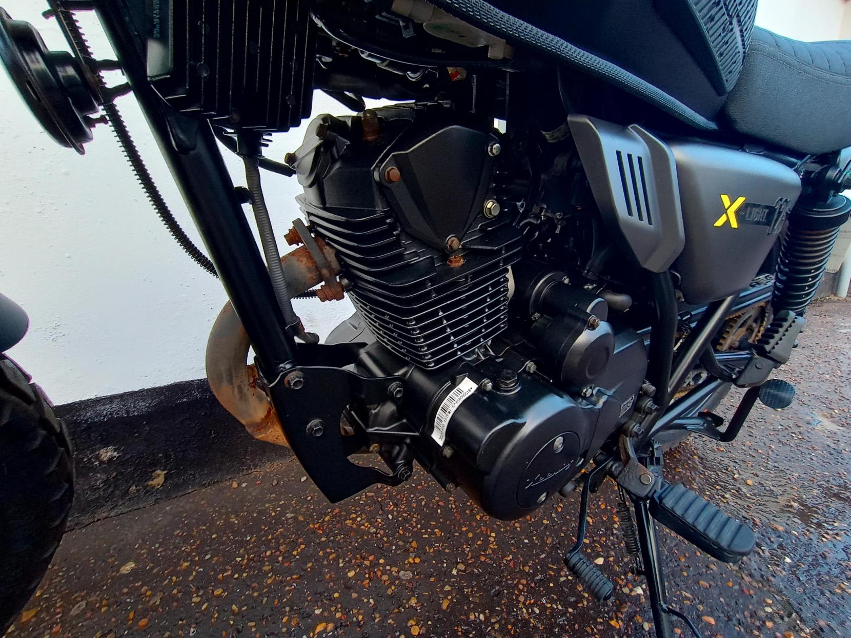 Keeway X-Light 125 125 Roadster/Retro Petrol Manual Euro 5 (11 ps)