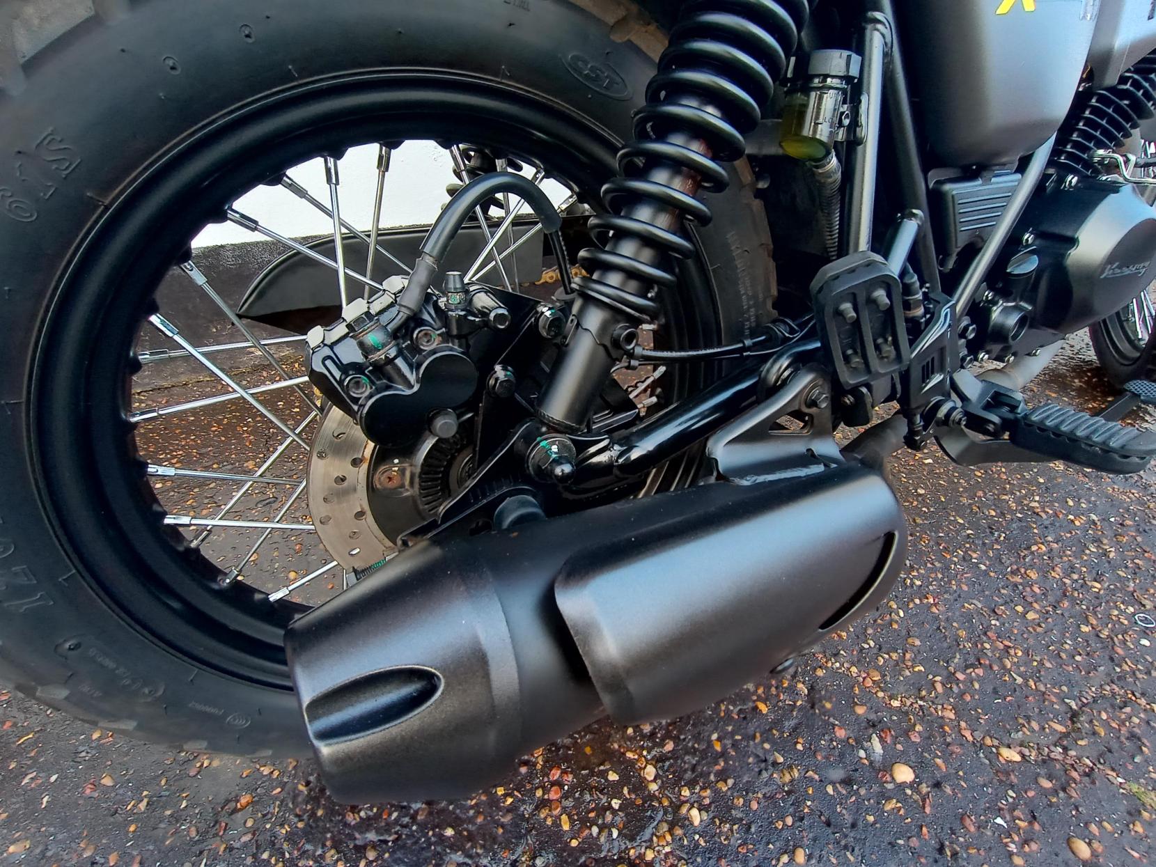 Keeway X-Light 125 125 Roadster/Retro Petrol Manual Euro 5 (11 ps)