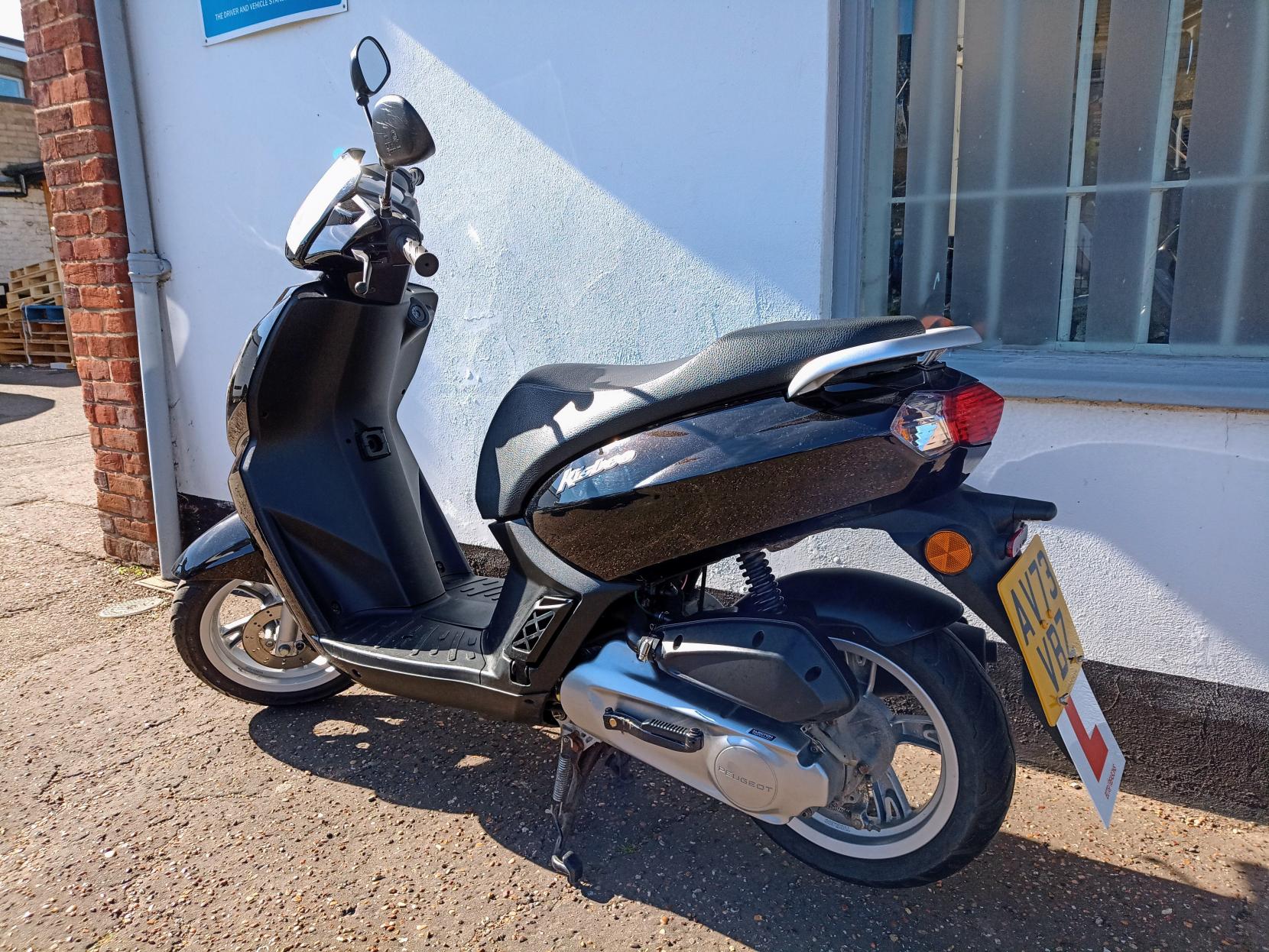 Peugeot Kisbee 50 50 Moped Petrol CVT Euro 5 (3 ps)