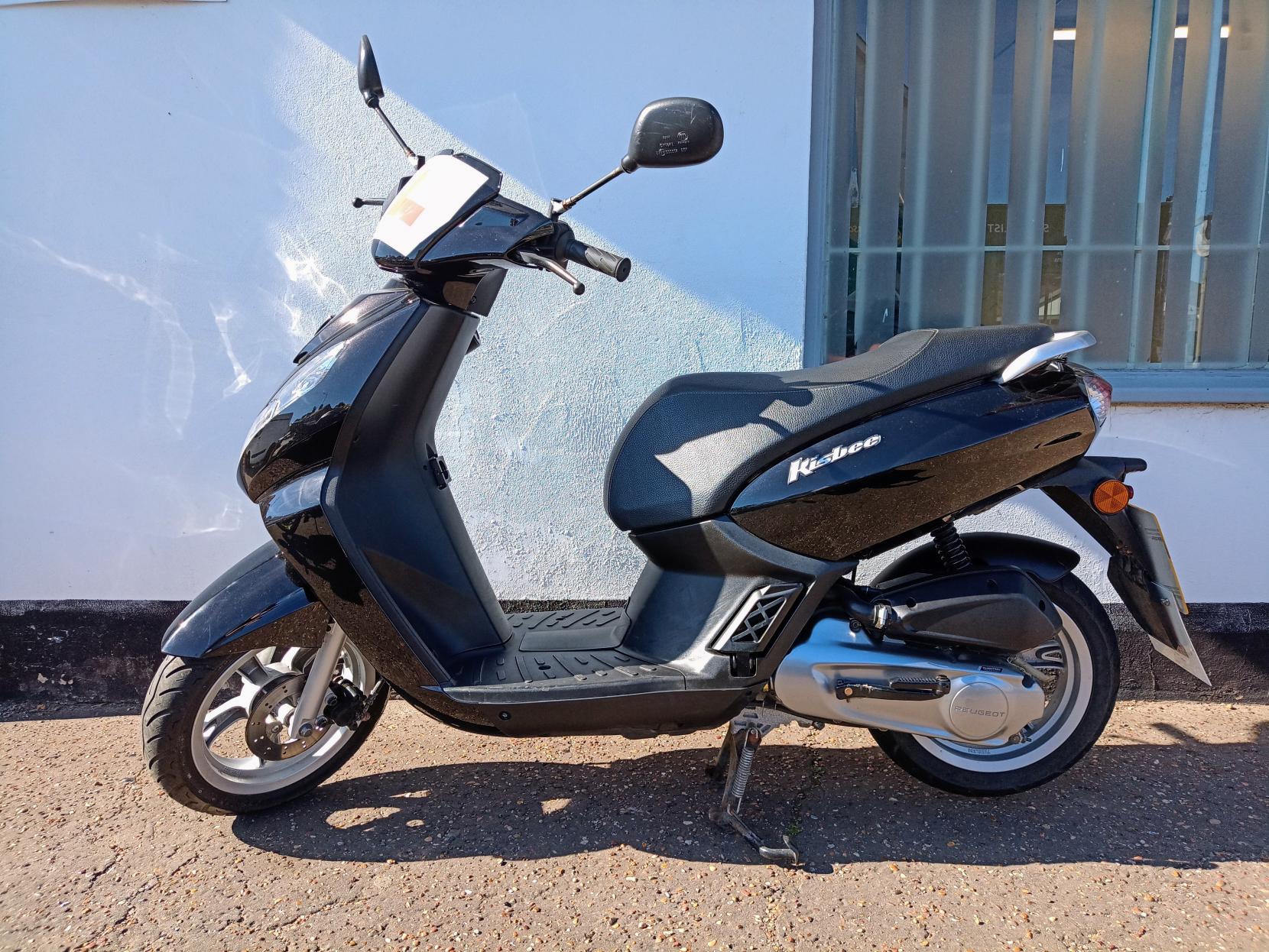 Peugeot Kisbee 50 50 Moped Petrol CVT Euro 5 (3 ps)