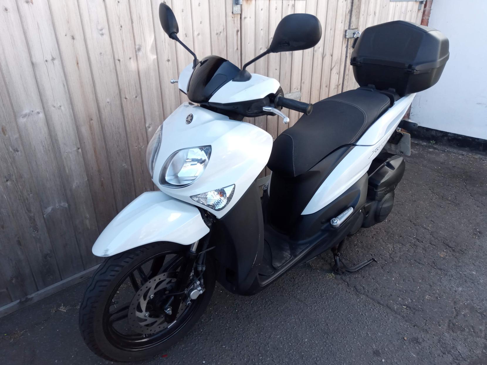 Yamaha HW 125 Xenter 125 n/a Petrol Automatic (12 bhp)