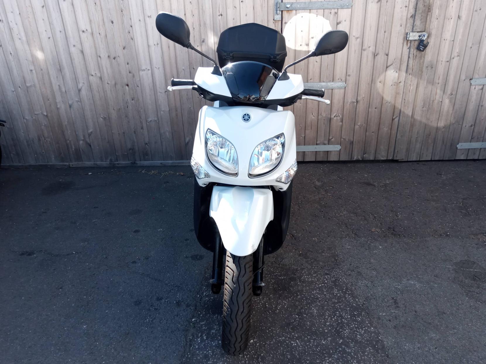 Yamaha HW 125 Xenter 125 n/a Petrol Automatic (12 bhp)