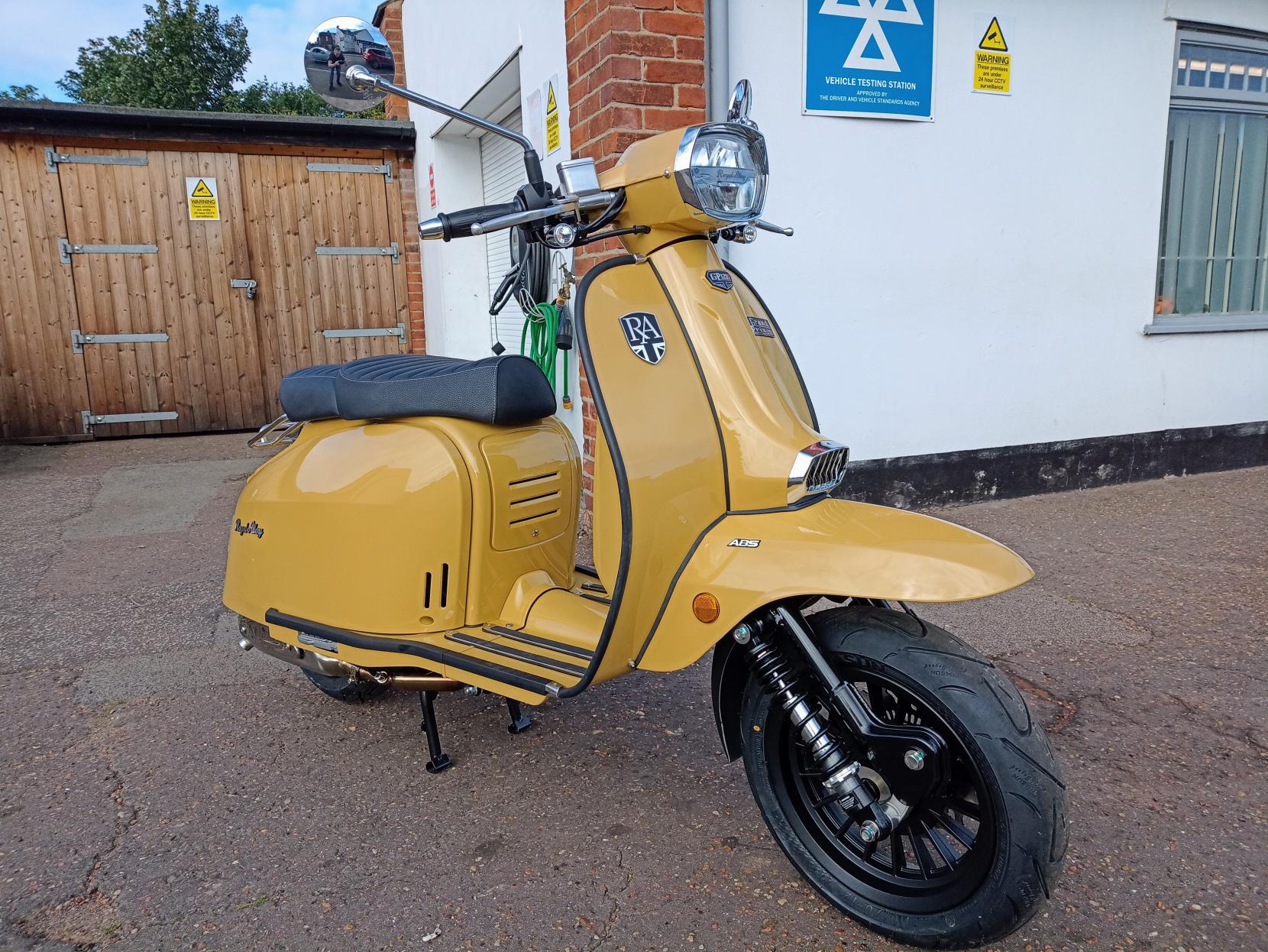 Royal Alloy GP 125 125 MT Scooter (2018 - )