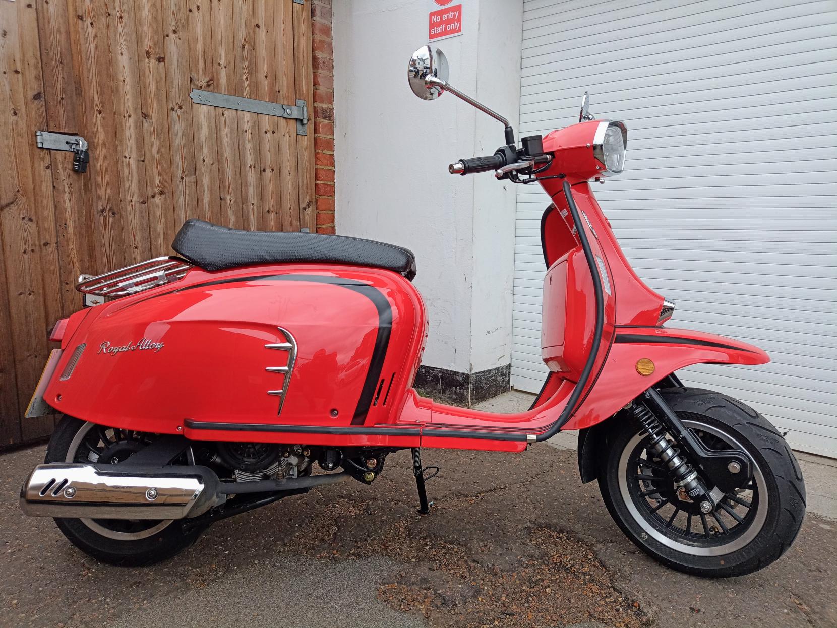 Royal Alloy GT 125 125 Scooter Petrol CVT Euro 5 (10 ps)