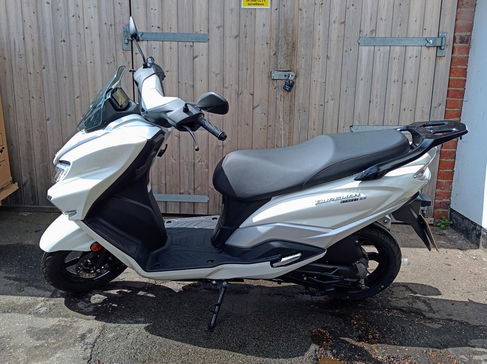 Suzuki Burgman Street 125EX 125 Scooter Petrol CVT Euro 5 (8 ps)
