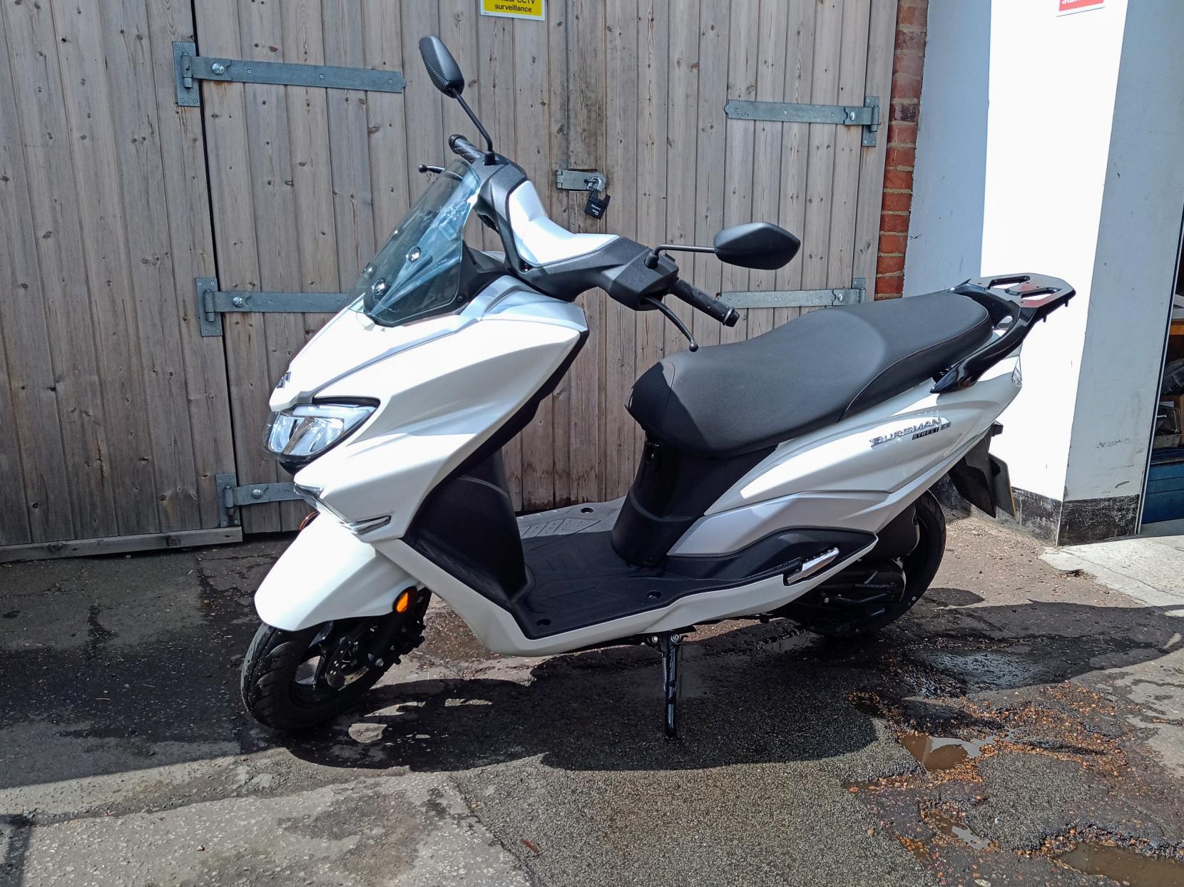 Suzuki Burgman Street 125EX 125 Scooter Petrol CVT Euro 5 (8 ps)