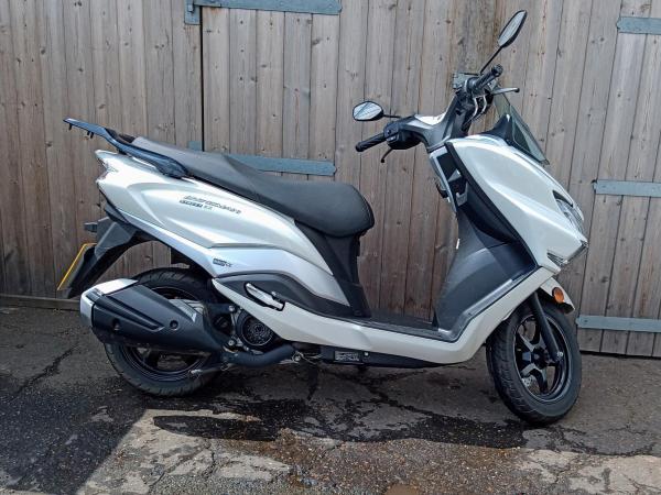 Suzuki Burgman Street 125EX 125 Scooter Petrol CVT Euro 5 (8 ps)