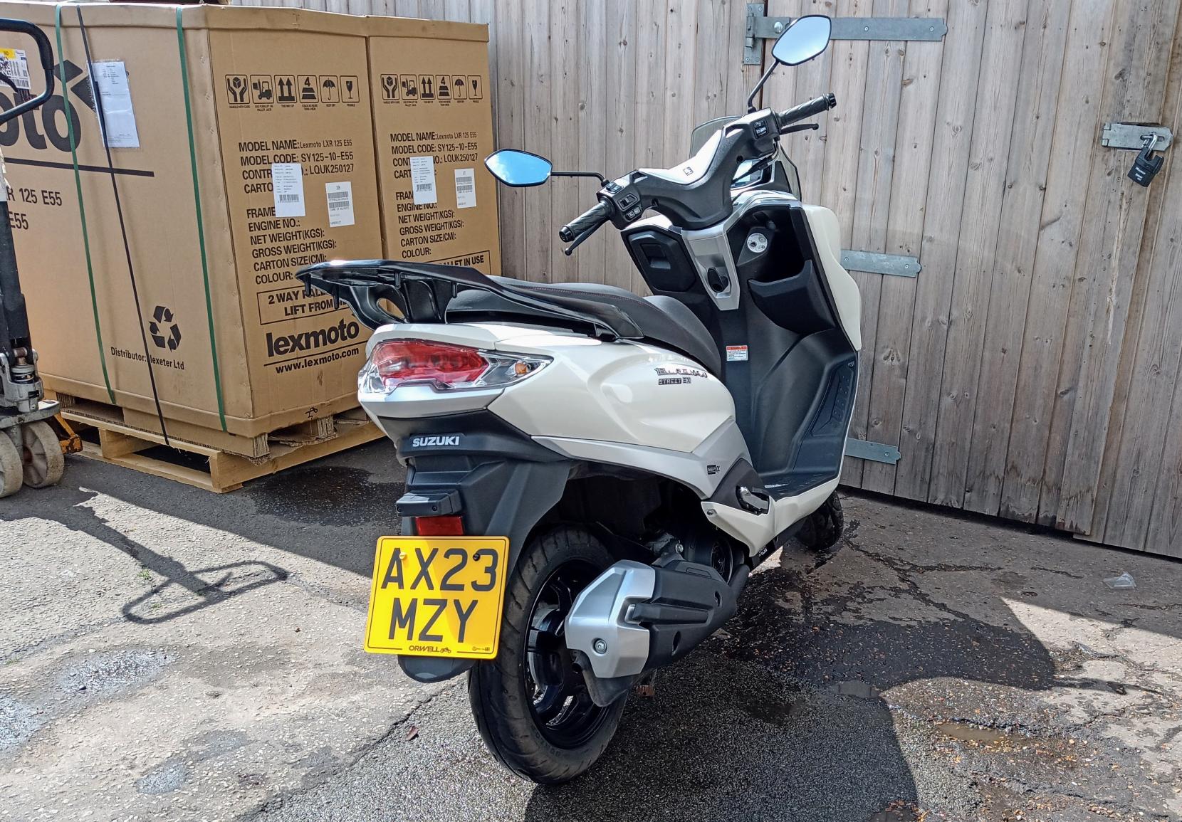 Suzuki Burgman Street 125EX 125 Scooter Petrol CVT Euro 5 (8 ps)
