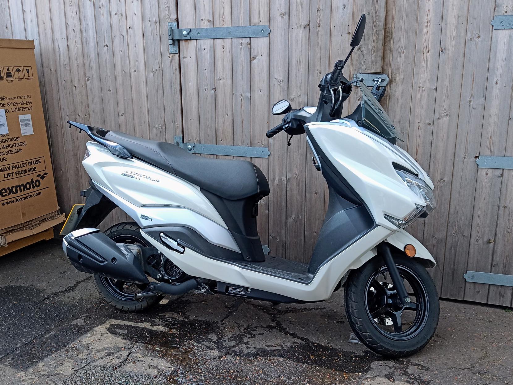 Suzuki Burgman Street 125EX 125 Scooter Petrol CVT Euro 5 (8 ps)