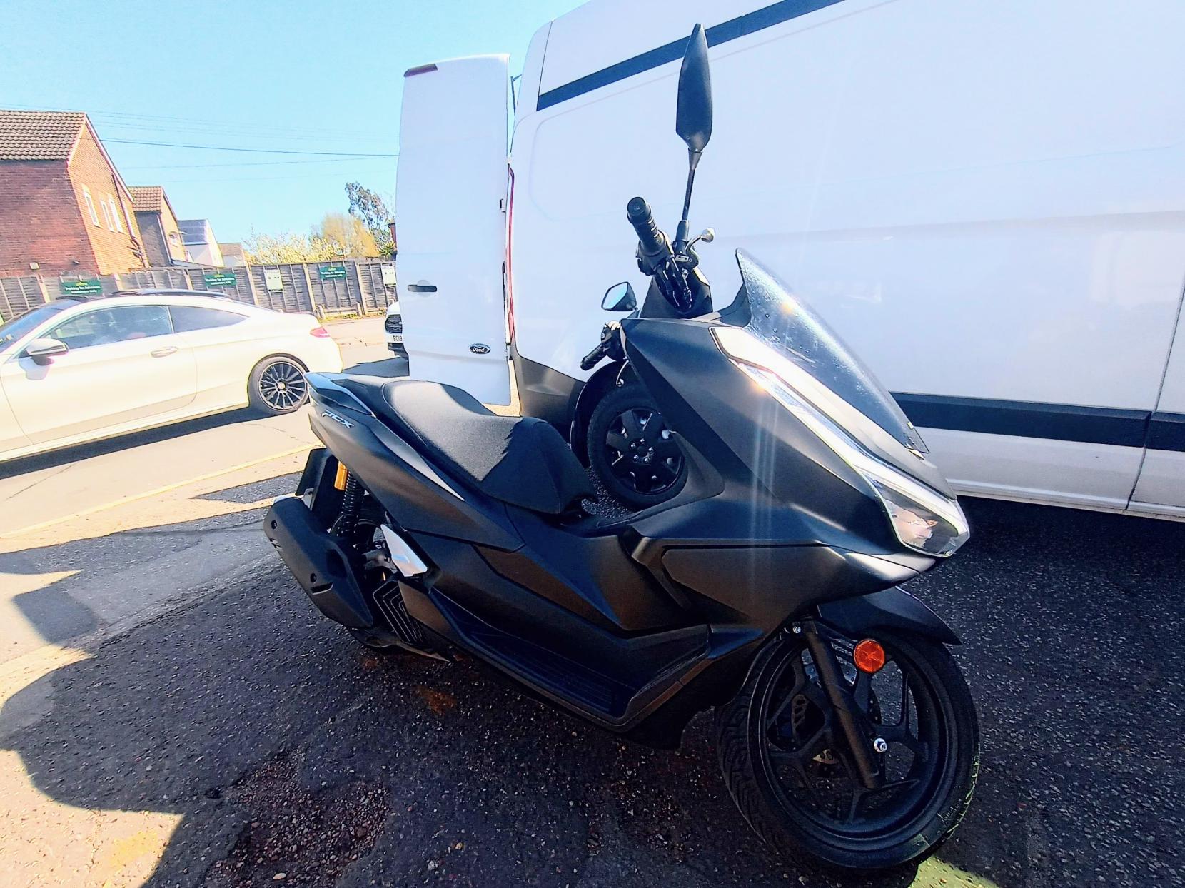 Honda PCX125 125 DX Scooter Petrol CVT V-Belt Euro 5 (12 ps)