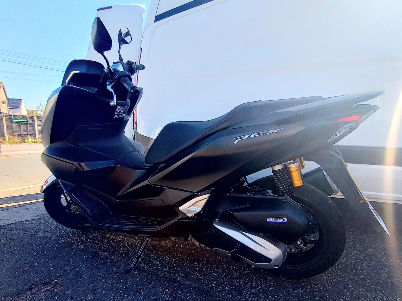 Honda PCX125 125 DX Scooter Petrol CVT V-Belt Euro 5 (12 ps)