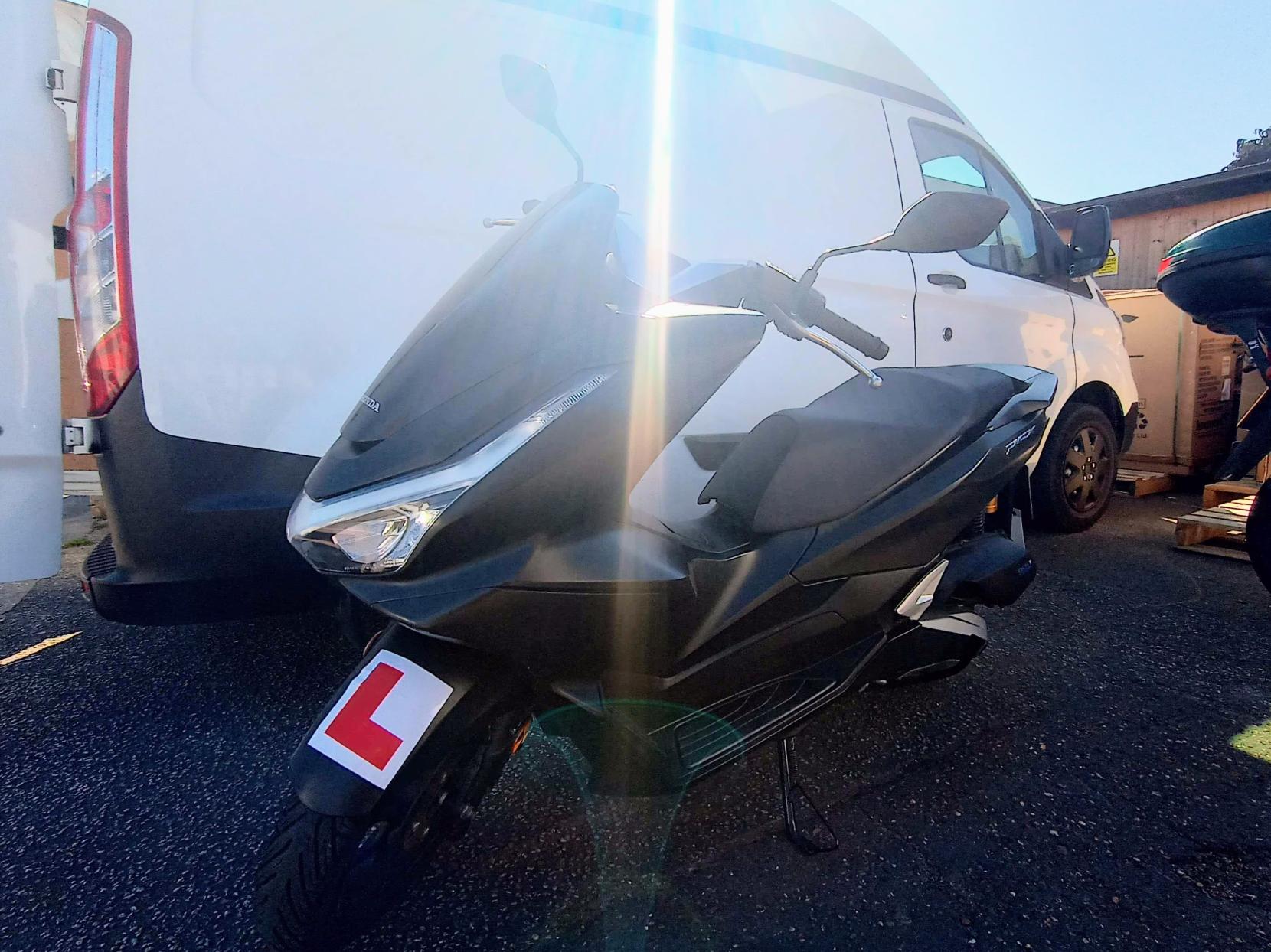 Honda PCX125 125 DX Scooter Petrol CVT V-Belt Euro 5 (12 ps)