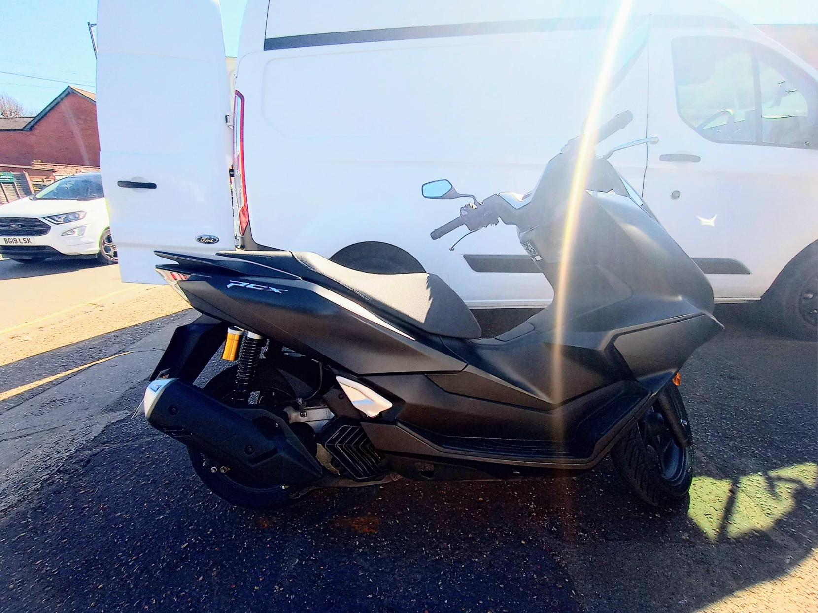 Honda PCX125 125 DX Scooter Petrol CVT V-Belt Euro 5 (12 ps)