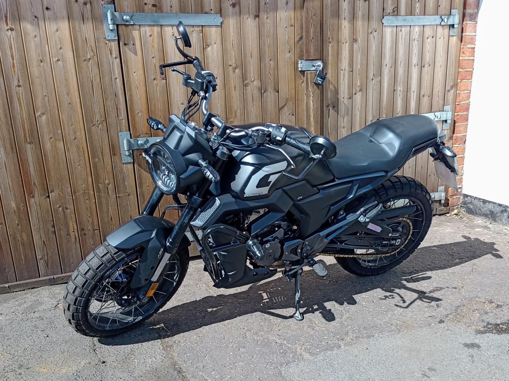 Zontes ZT125-GK 125 Naked Petrol Manual Euro 5 (15 ps)