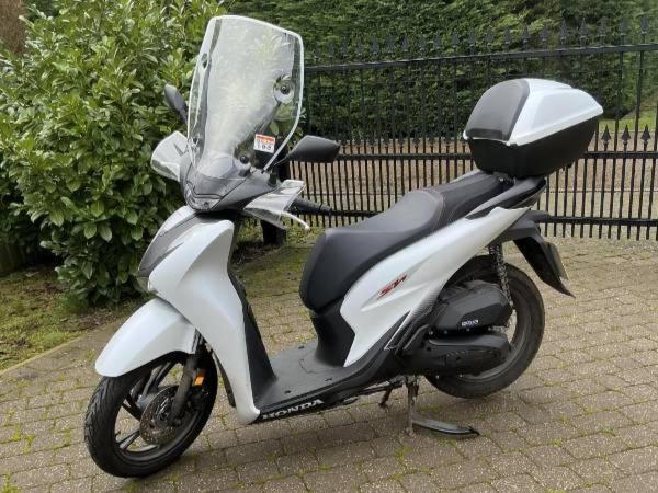 Honda SH125i 125 Scooter Petrol CVT V-Belt Euro 5 (13 ps)