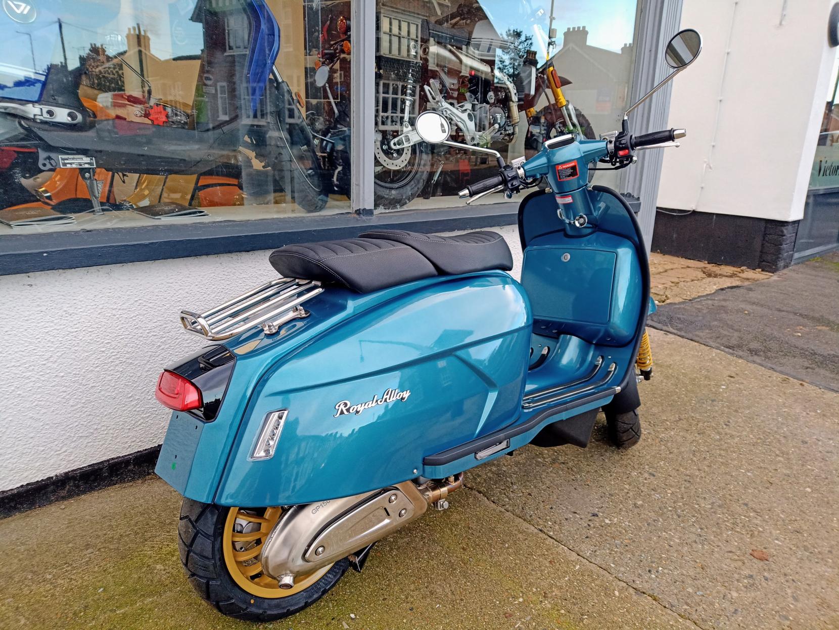 Royal Alloy GP 350 350 SE Scooter (2025 - )