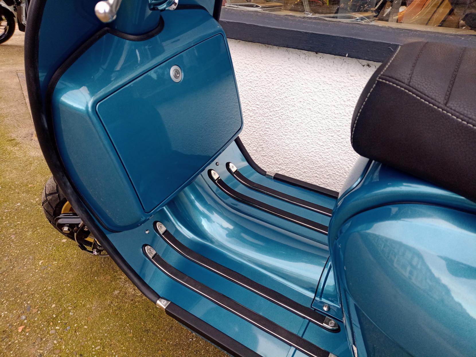 Royal Alloy GP 350 350 SE Scooter (2025 - )