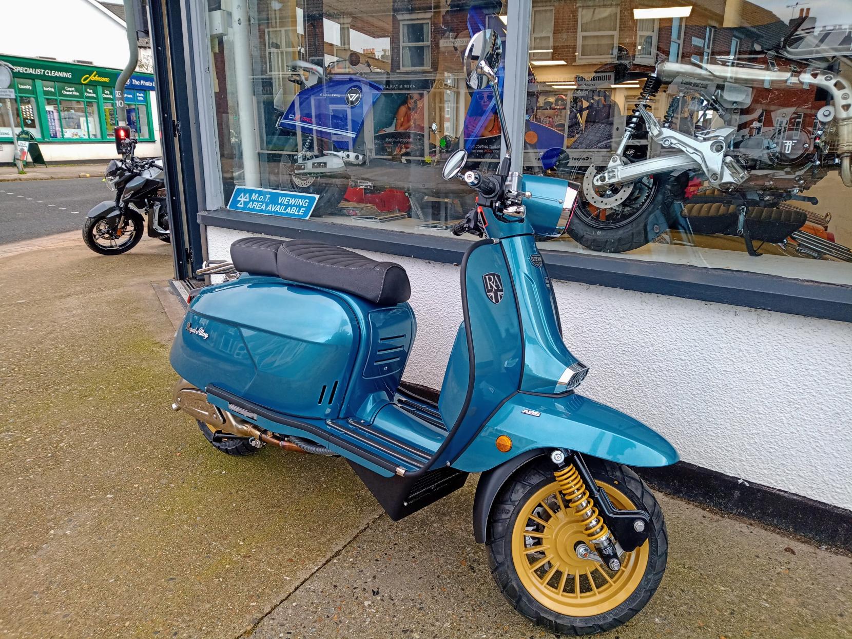 Royal Alloy GP 350 350 SE Scooter (2025 - )