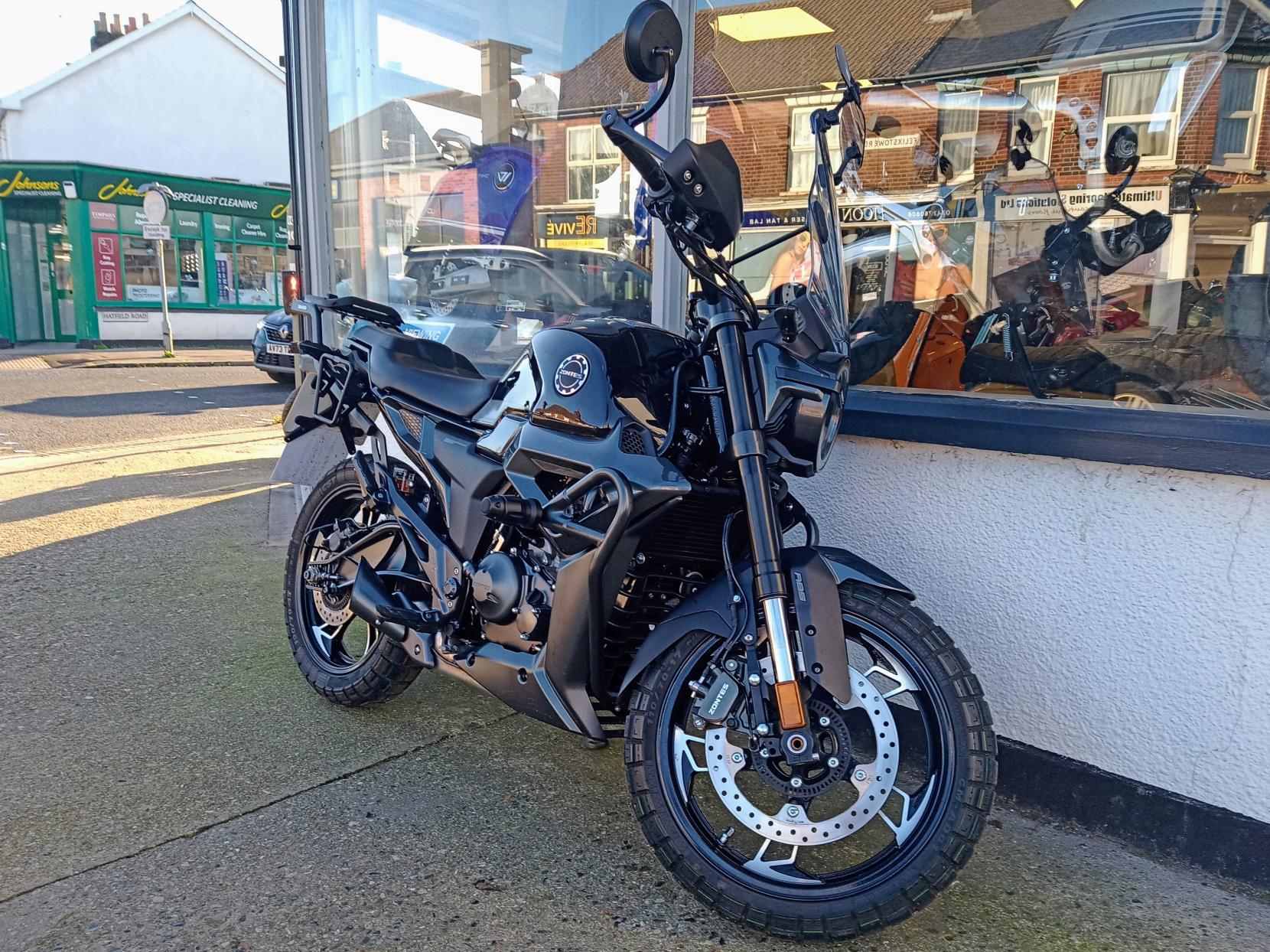 Zontes ZT125-G1 125 Naked Petrol Manual Euro 5 (14 ps)