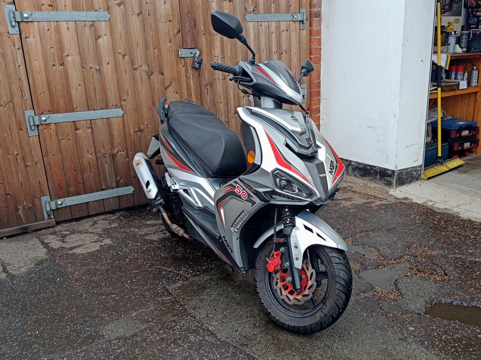 MGB Fantasy 50 50 Moped Petrol CVT Euro 5 (2 ps)