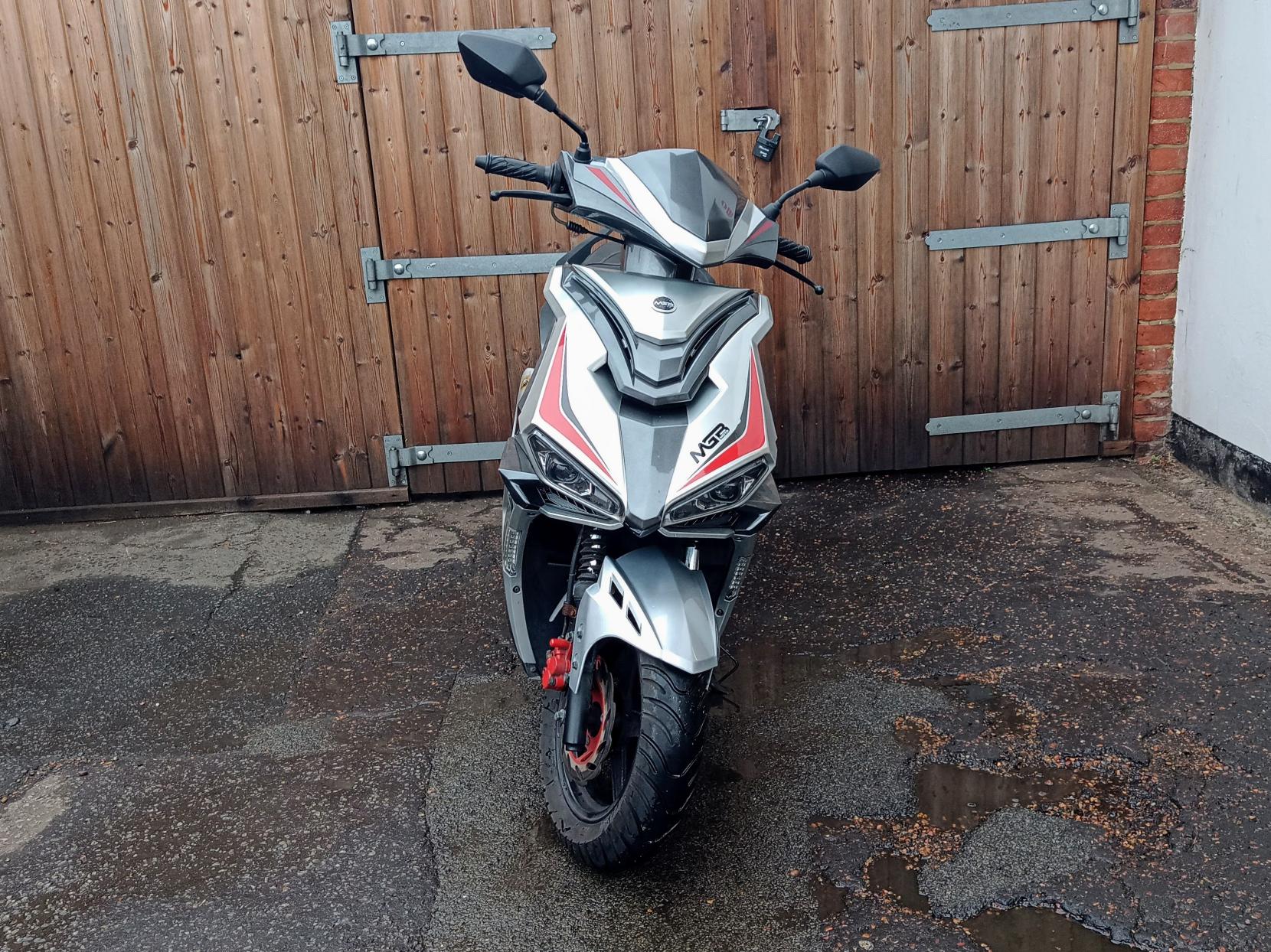 MGB Fantasy 50 50 Moped Petrol CVT Euro 5 (2 ps)