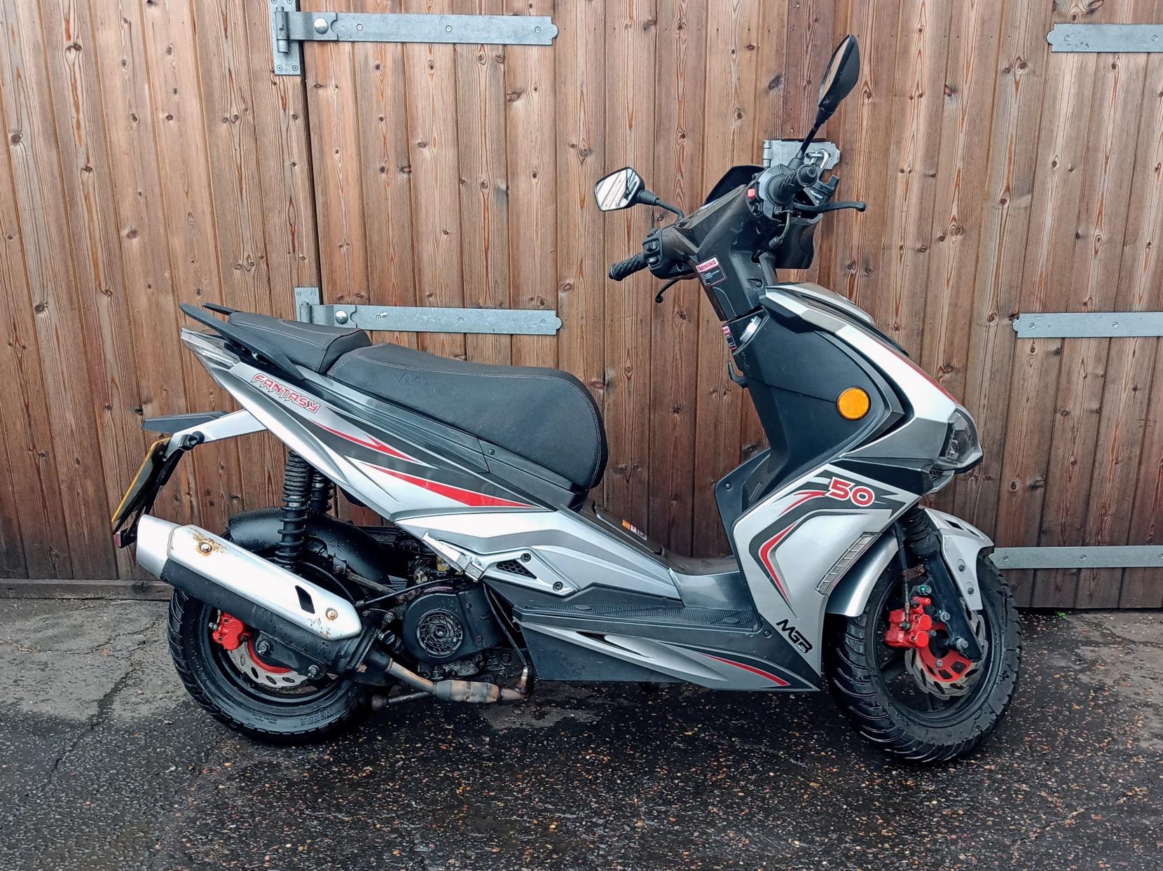 MGB Fantasy 50 50 Moped Petrol CVT Euro 5 (2 ps)