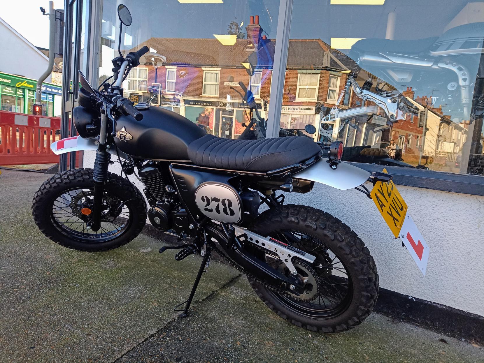 WK Bikes Scrambler 125 125 S Roadster/Retro Petrol Manual Euro 5 (12 ps)