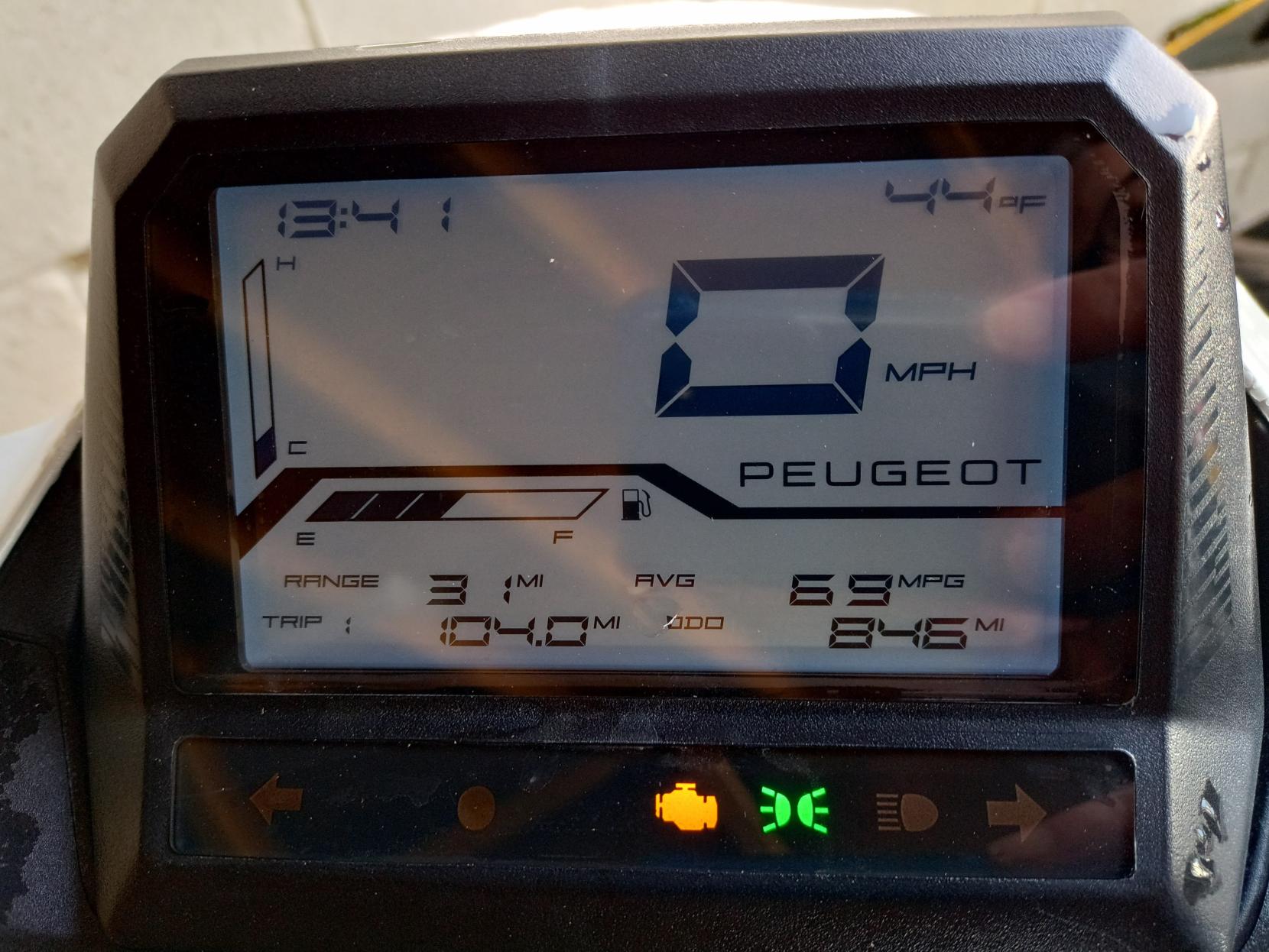 Peugeot Tweet 125 125 Scooter Petrol CVT Euro 5 (11 ps)