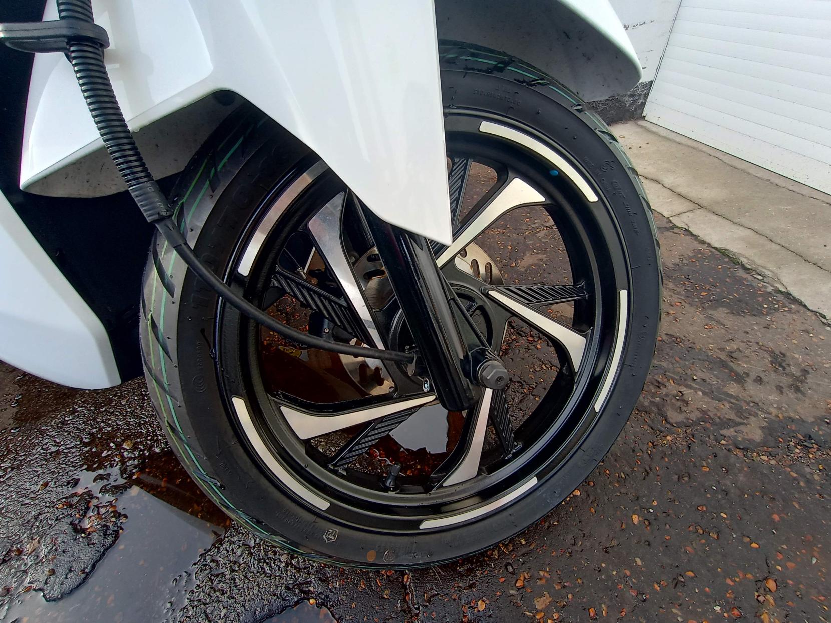 Peugeot Tweet 125 125 Scooter Petrol CVT Euro 5 (11 ps)