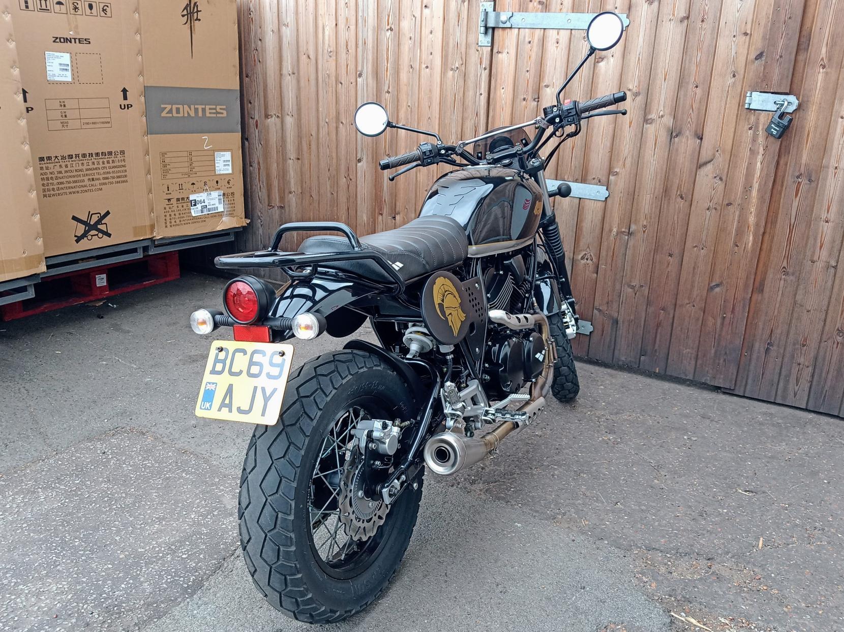 Lexmoto Vendetta 250 250 Roadster/Retro Petrol Manual Euro 4 (16 ps)