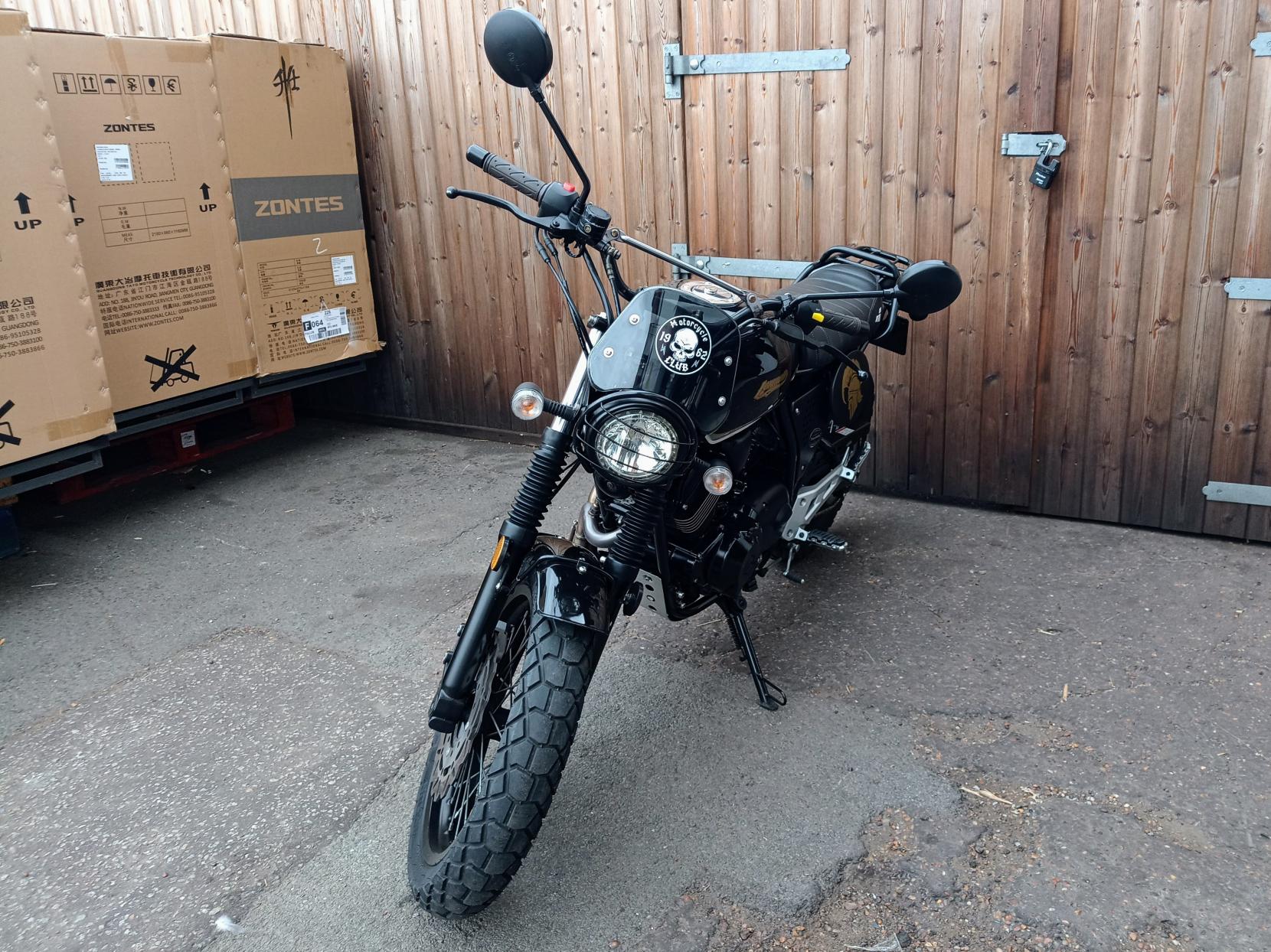 Lexmoto Vendetta 250 250 Roadster/Retro Petrol Manual Euro 4 (16 ps)