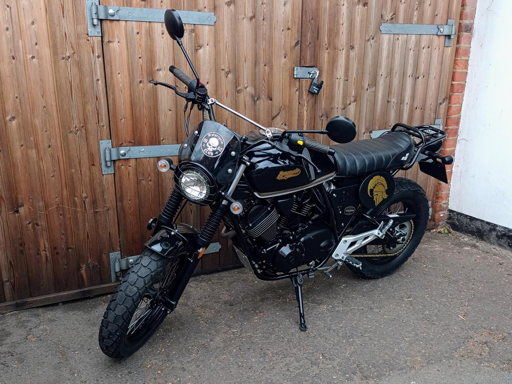 Lexmoto Vendetta 250 250 Roadster/Retro Petrol Manual Euro 4 (16 ps)